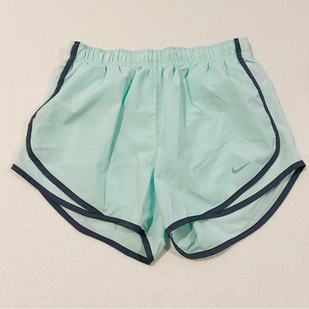 Nike Tempo Shorts - Medium